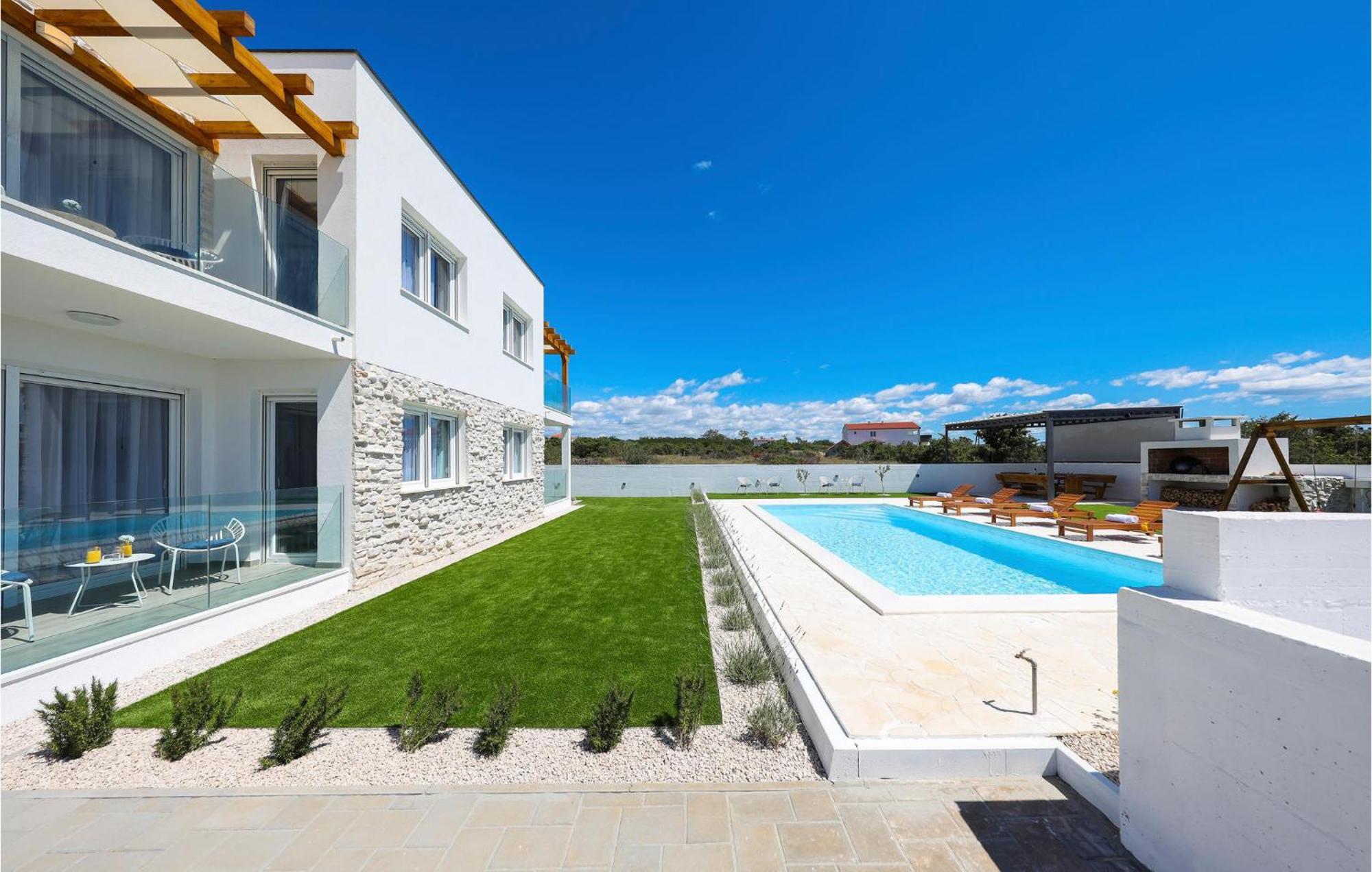 Stunning Home In Vrsi With Kitchen Exterior photo