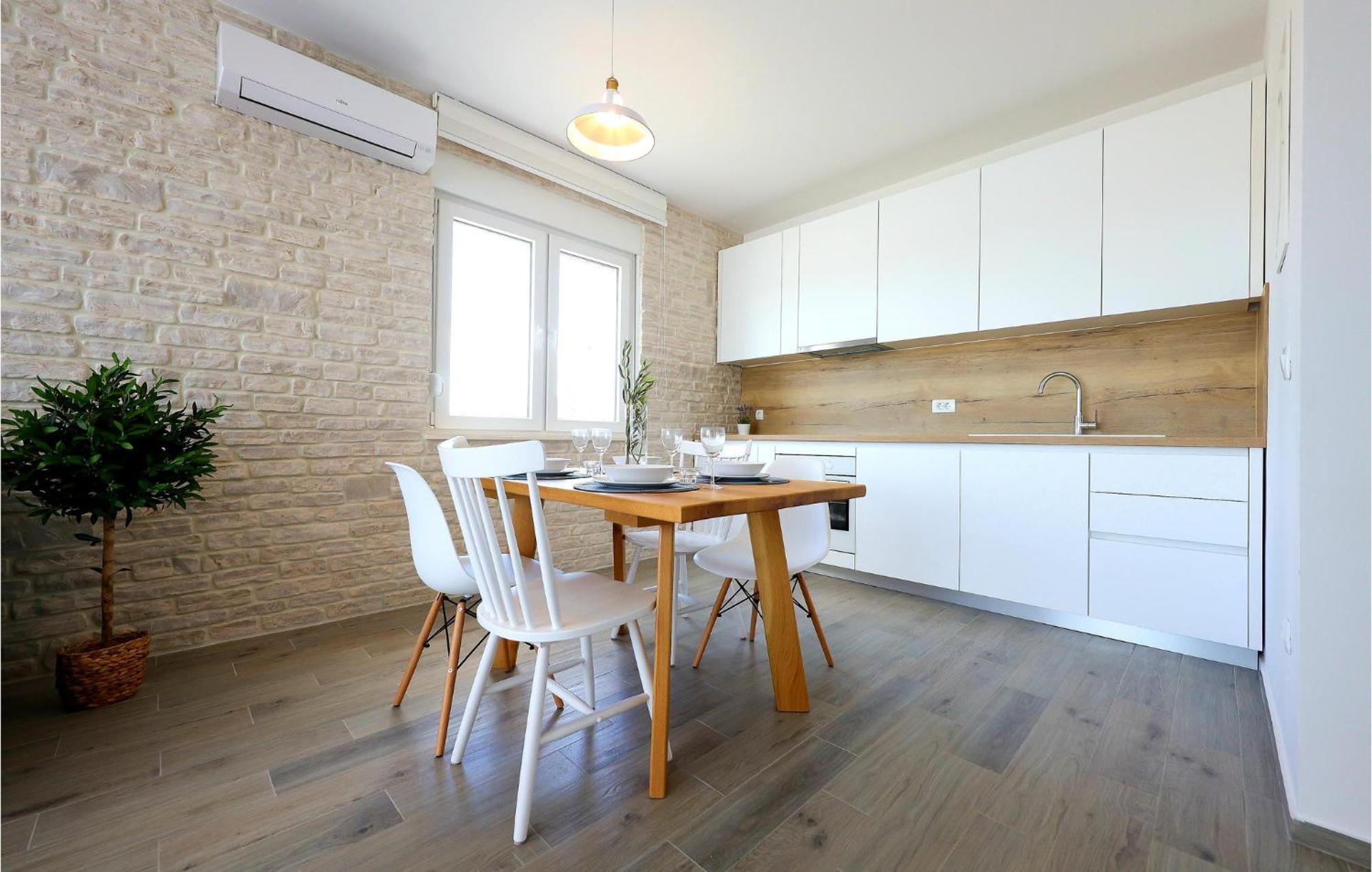 Stunning Home In Vrsi With Kitchen Exterior photo