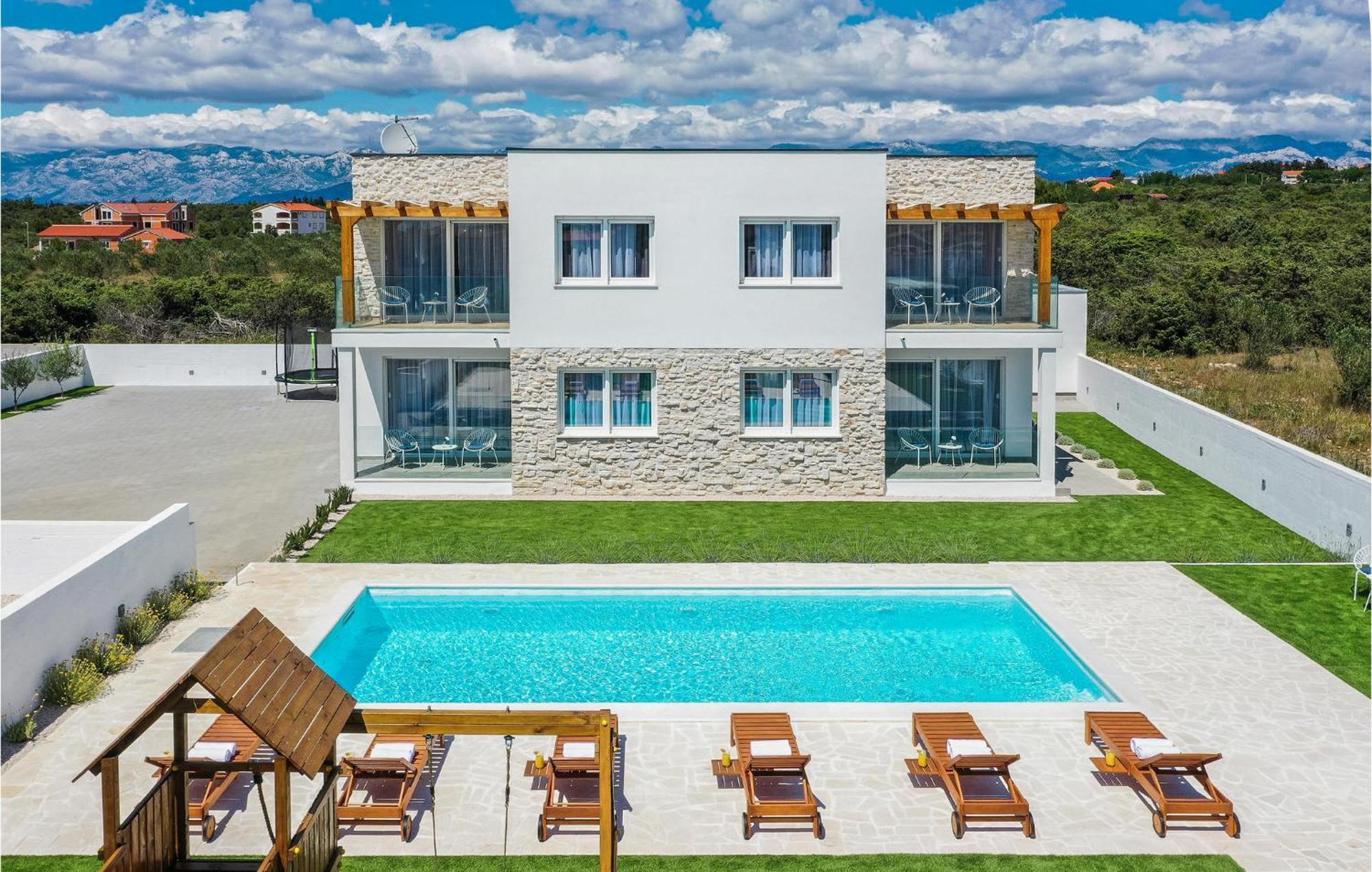 Stunning Home In Vrsi With Kitchen Exterior photo