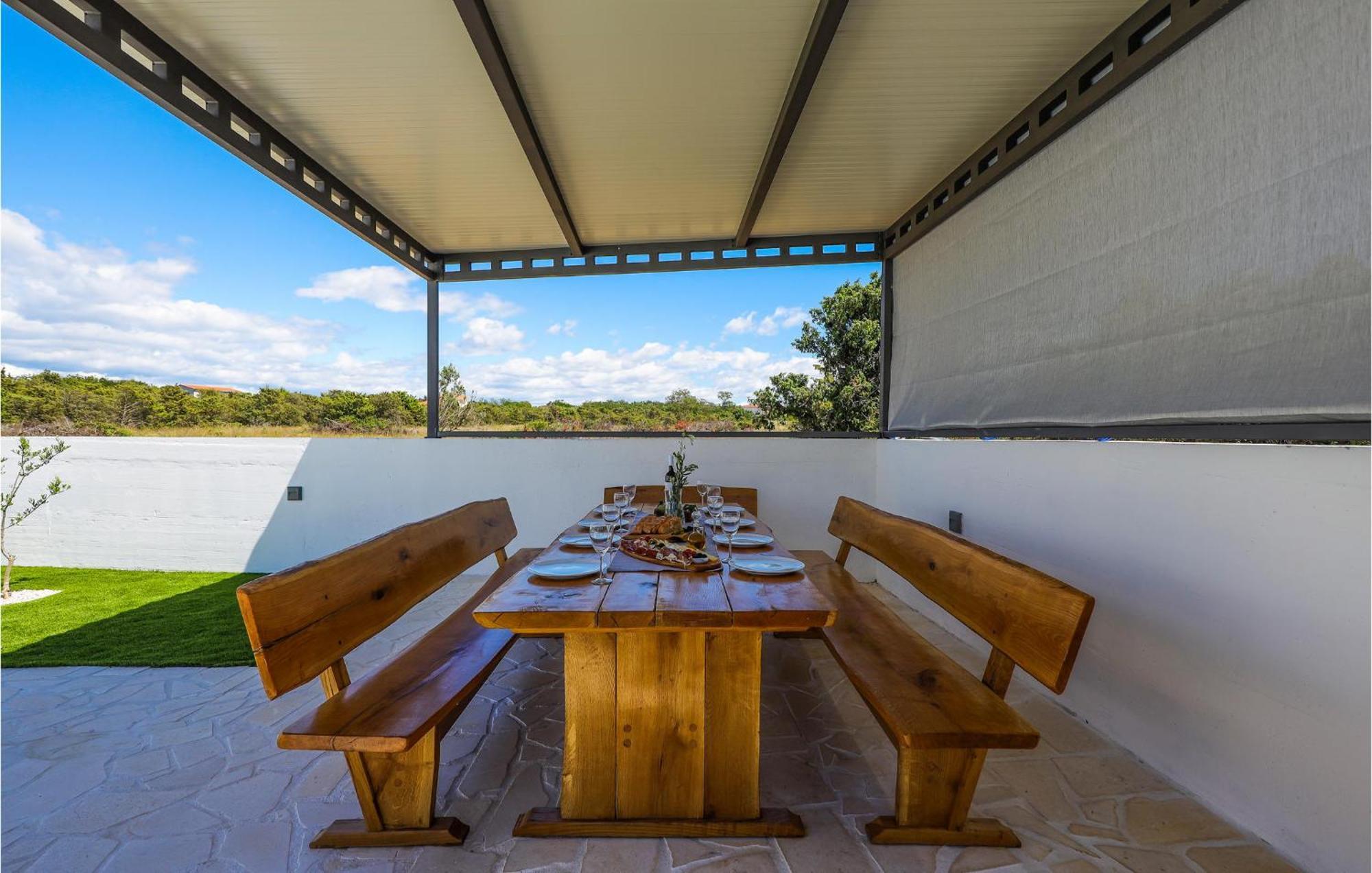 Stunning Home In Vrsi With Kitchen Exterior photo