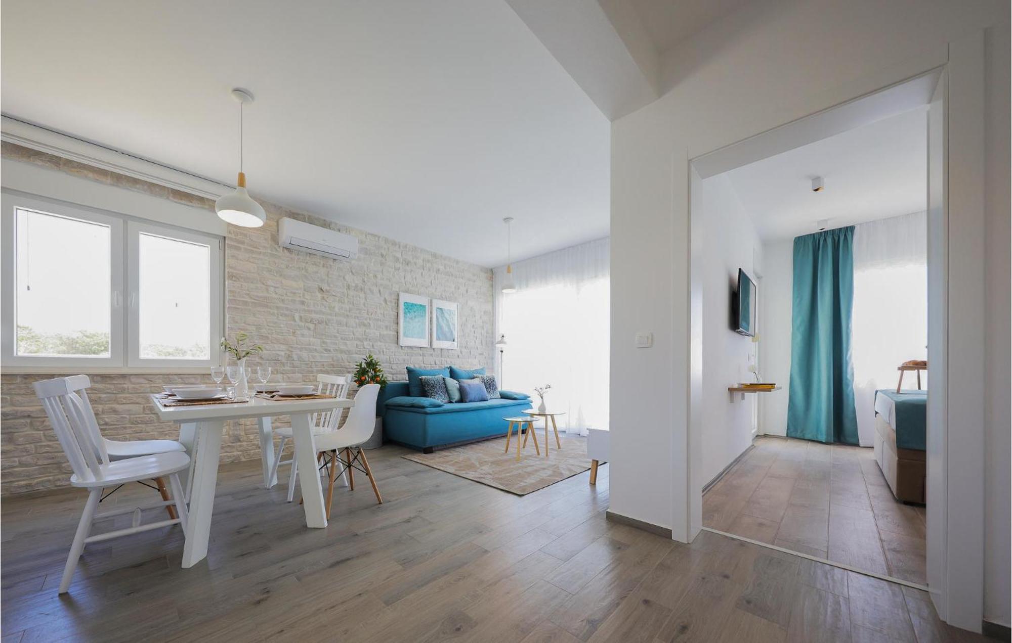 Stunning Home In Vrsi With Kitchen Exterior photo